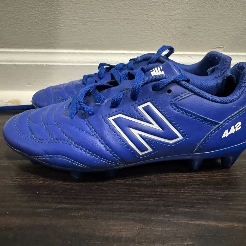 New Balance Soccer Cleats Blue - Size 2.5 WIDE